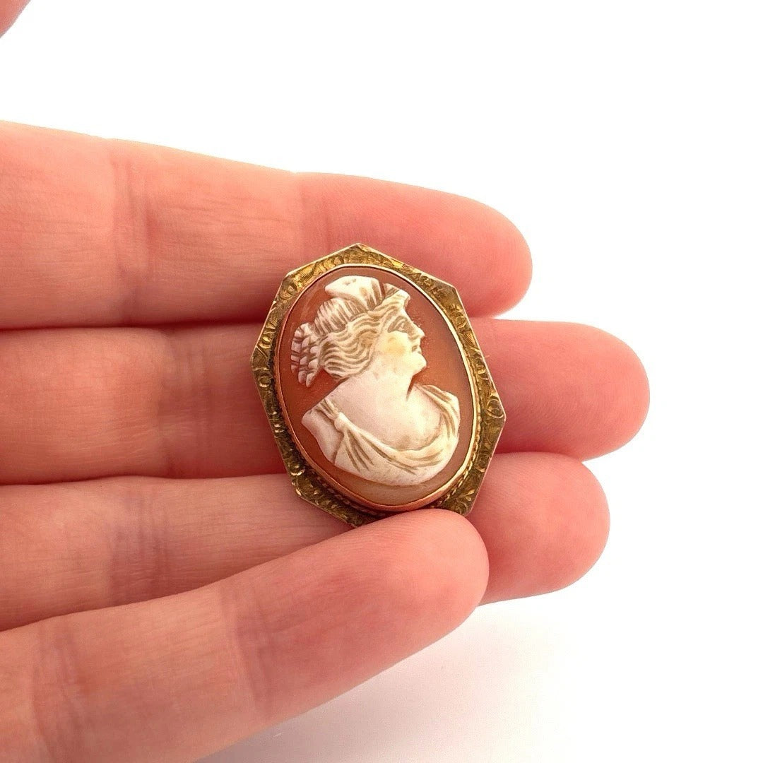 Vintage Shell Cameo 10K Gold Frame 5.08g Brooch Pendant 3cm x 2.5cm