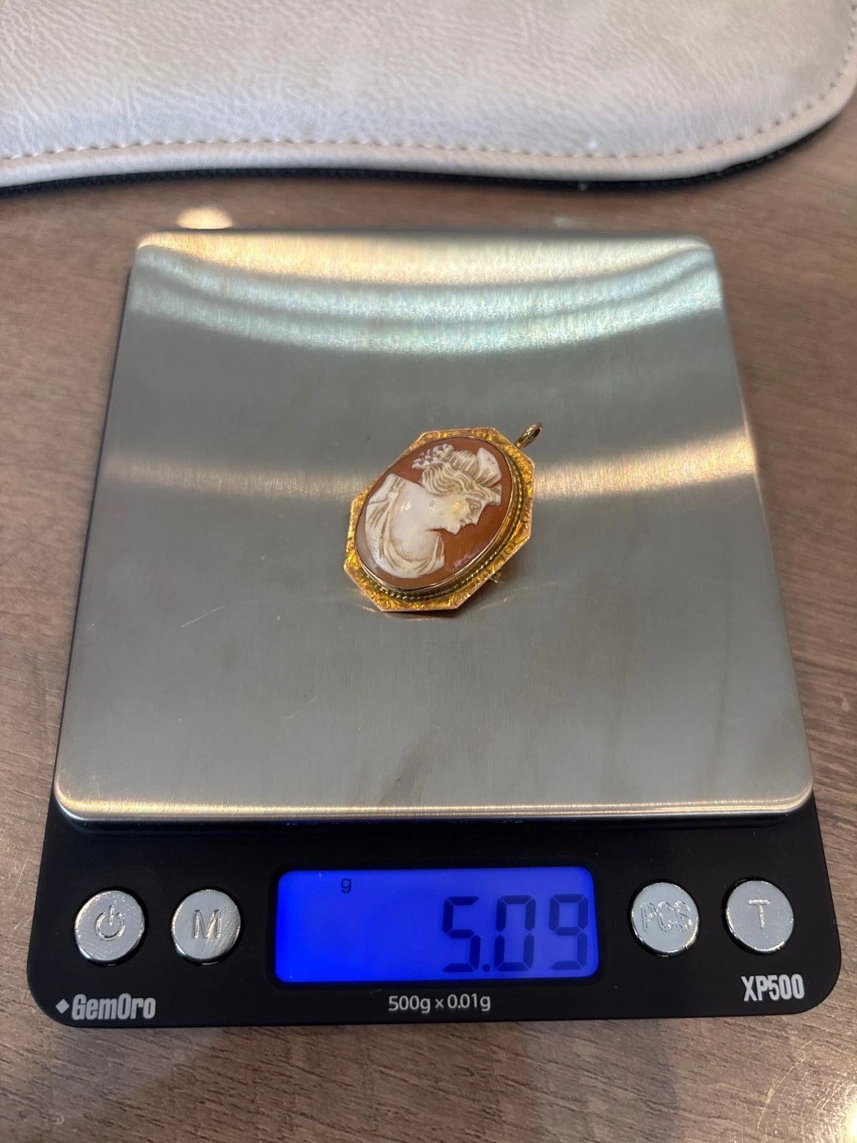 Vintage Shell Cameo 10K Gold Frame 5.08g Brooch Pendant 3cm x 2.5cm
