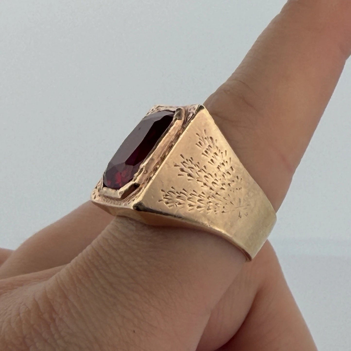Vintage Men’s 14K Rose Gold Lab Created Rectangle Ruby Signet Ring Heavy 25.95g, close-up detail