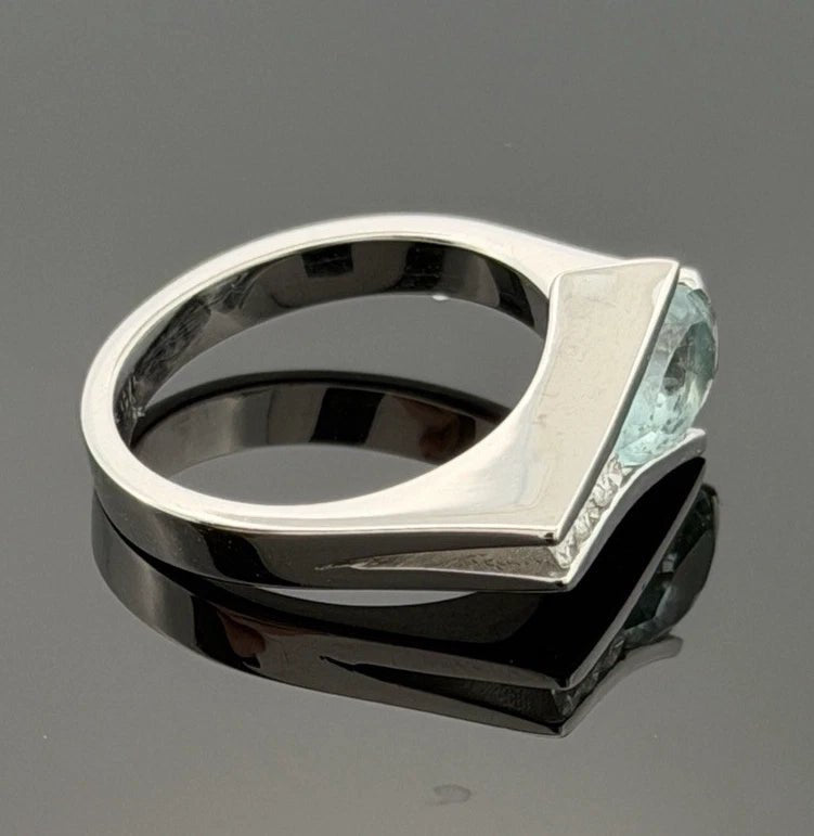18K White Gold Aquamarine & Diamond Ring 1.20ct Pear Aquamarine 0.09ctw Size 6.5 - Devine & Co.