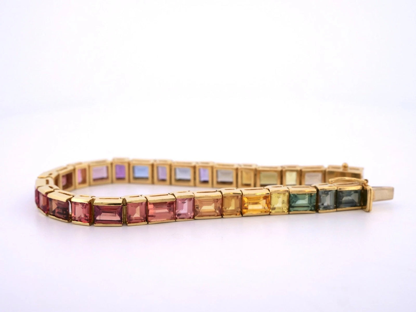 Custom Handmade Natural Rainbow Sapphire 18K Yellow Gold GIA No Heat Bracelet