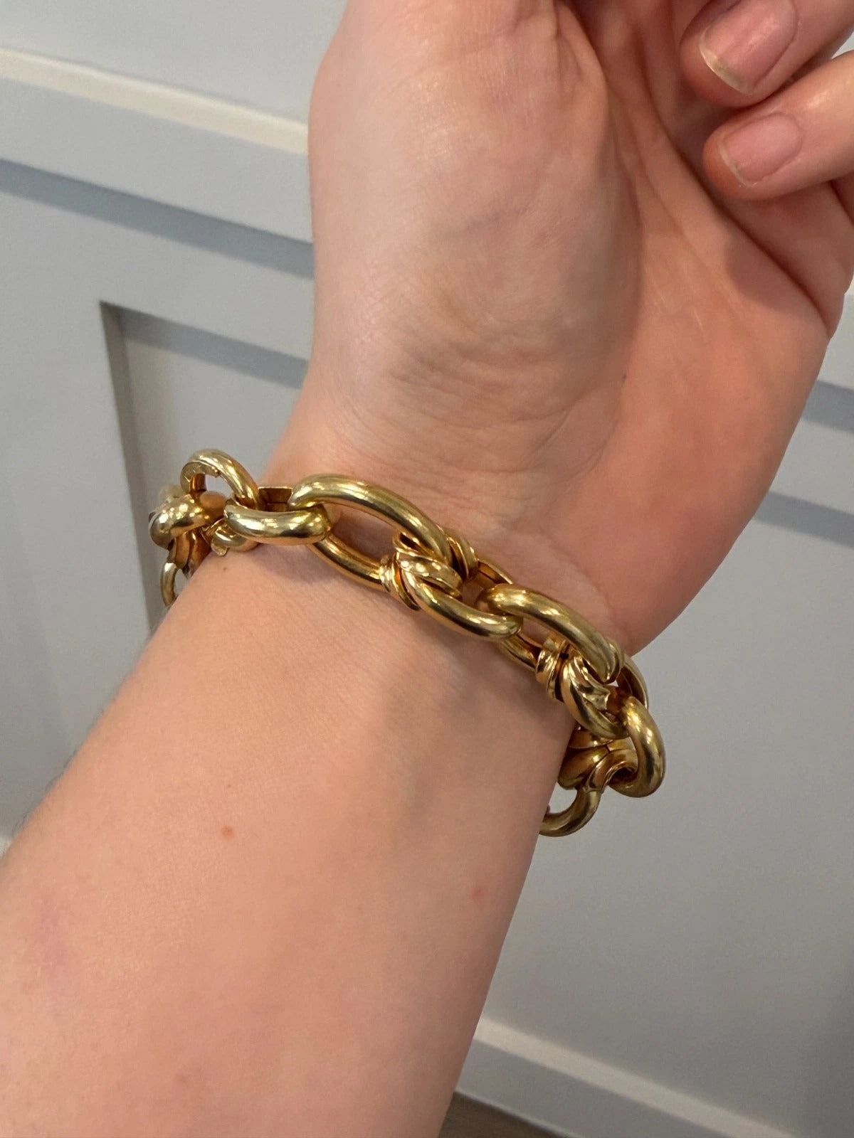 Heavy Italian 14K Yellow Gold  29.78 Grams 9”-15mm Wide Oval Link Bracelet