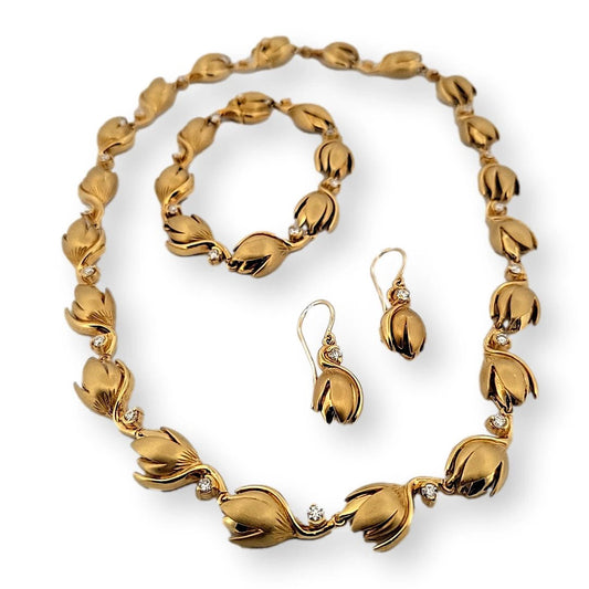 Na Hoku 18K Yellow Gold Pikake Diamond Necklace, Bracelet & Earrings Set 117.8gr - Devine & Co.