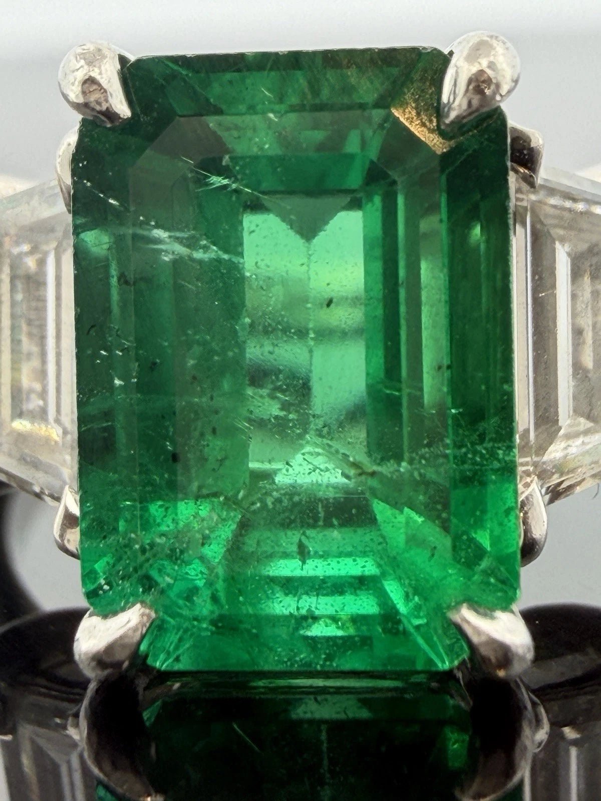 Platinum Natural Zambian Emerald Ring 3.62ct GIA Origin Report Trapezoid Diamond - Devine & Co.
