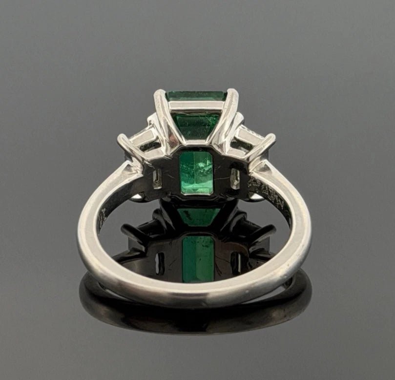 Platinum Natural Zambian Emerald Ring 3.62ct GIA Origin Report Trapezoid Diamond - Devine & Co.