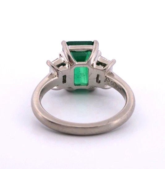 Platinum Natural Zambian Emerald Ring 3.62ct GIA Origin Report Trapezoid Diamond - Devine & Co.