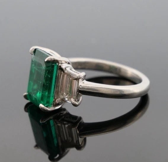 Platinum Natural Zambian Emerald Ring 3.62ct GIA Origin Report Trapezoid Diamond - Devine & Co.