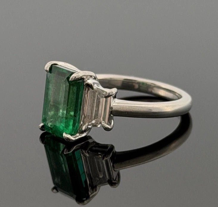 Platinum Natural Zambian Emerald Ring 3.62ct GIA Origin Report Trapezoid Diamond - Devine & Co.
