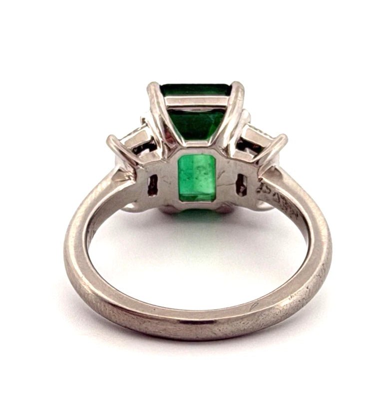 Platinum Natural Zambian Emerald Ring 3.62ct GIA Origin Report Trapezoid Diamond - Devine & Co.