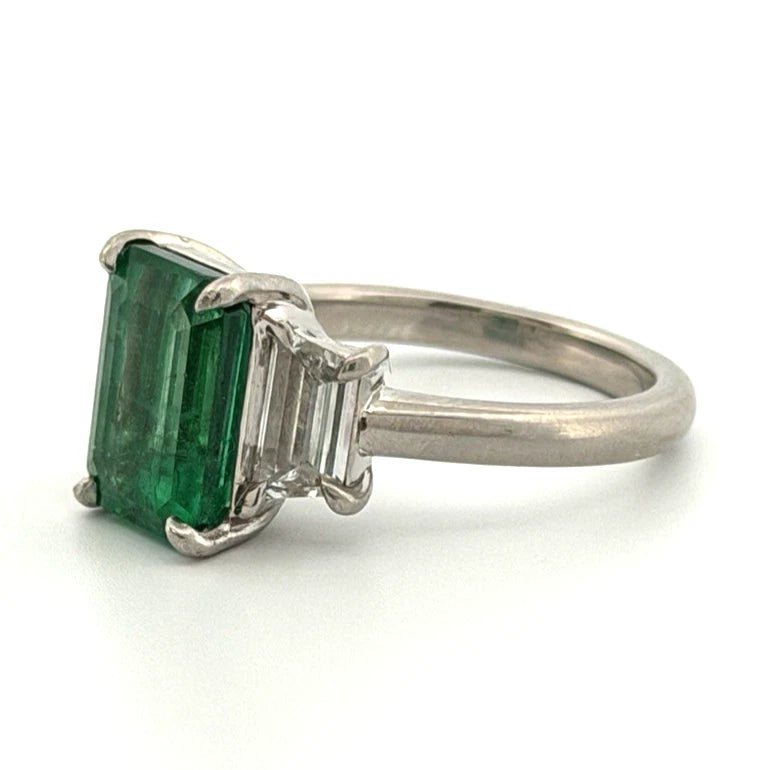 Platinum Natural Zambian Emerald Ring 3.62ct GIA Origin Report Trapezoid Diamond - Devine & Co.