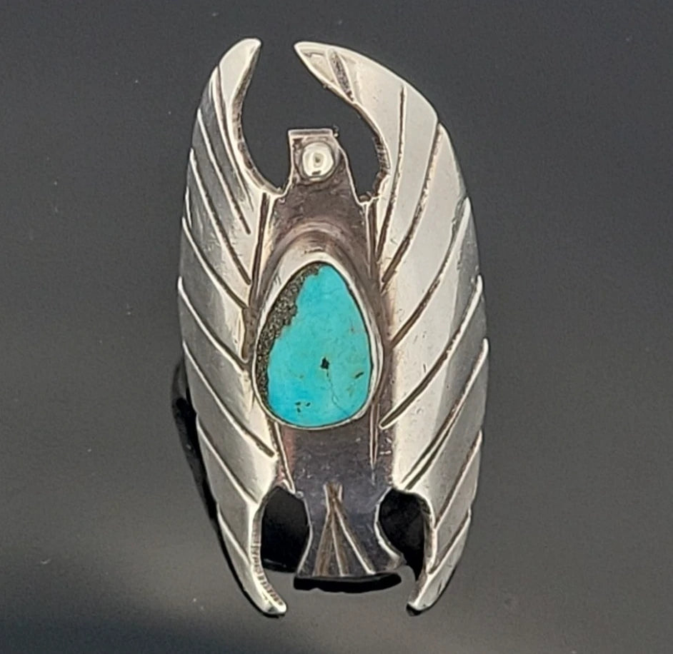 Vintage Sterling Silver Eagle Ring with Turquoise Size 7 by Devine & Co — band detail