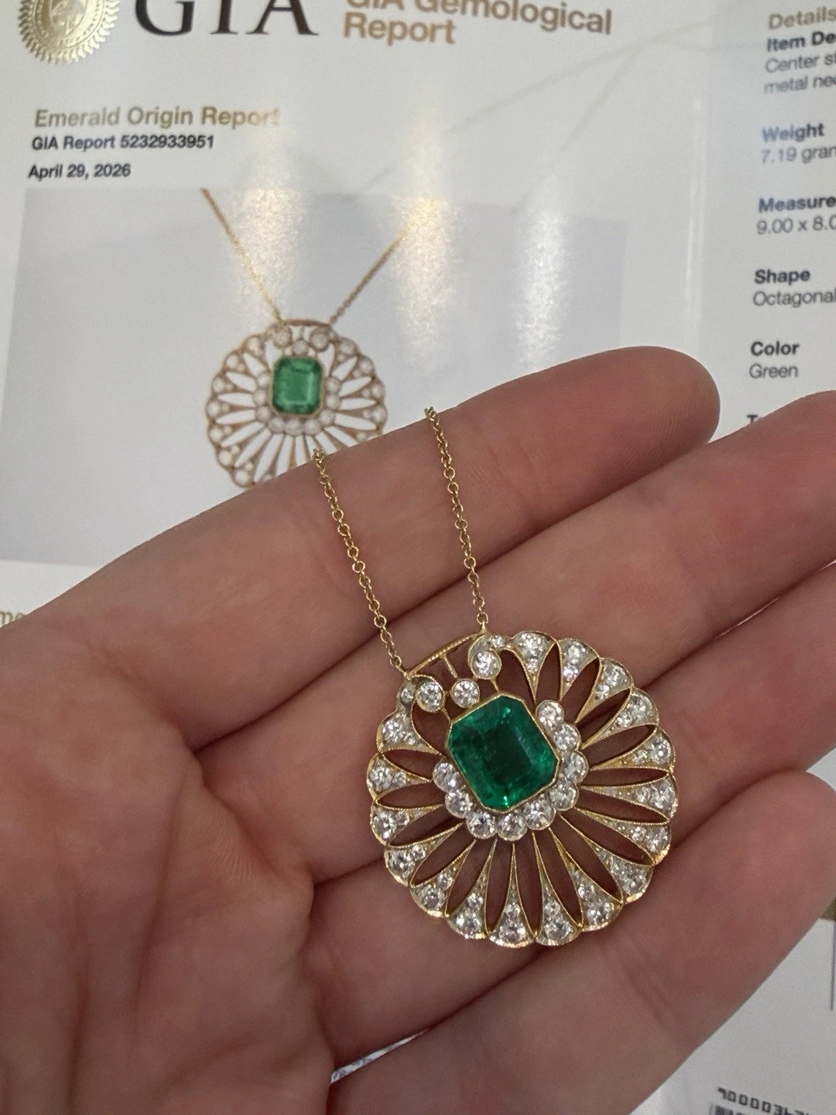 Natural Colombian Emerald and Diamond Pendant Necklace 18K Yellow Gold GIA Report, scale detail
