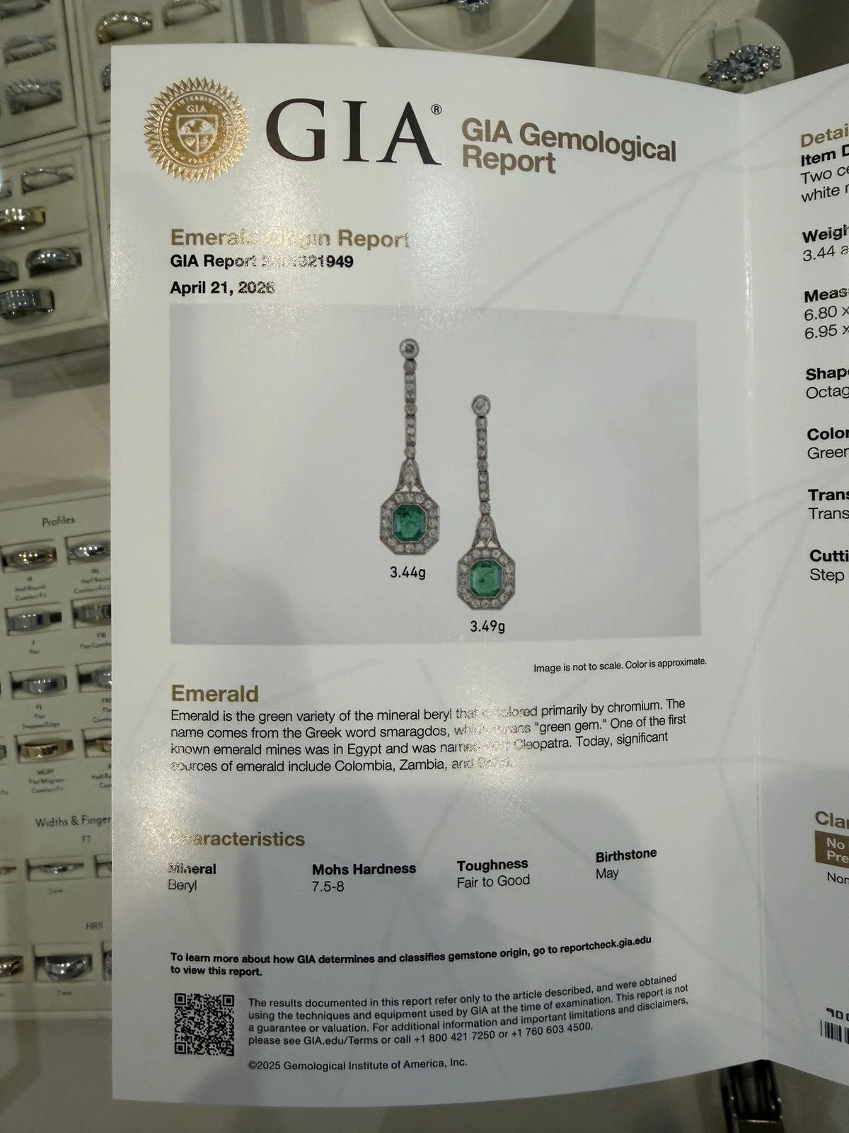 Colombian Emerald and Diamond Platinum Drop Earrings GIA Jewelry Report Certified, stone detail