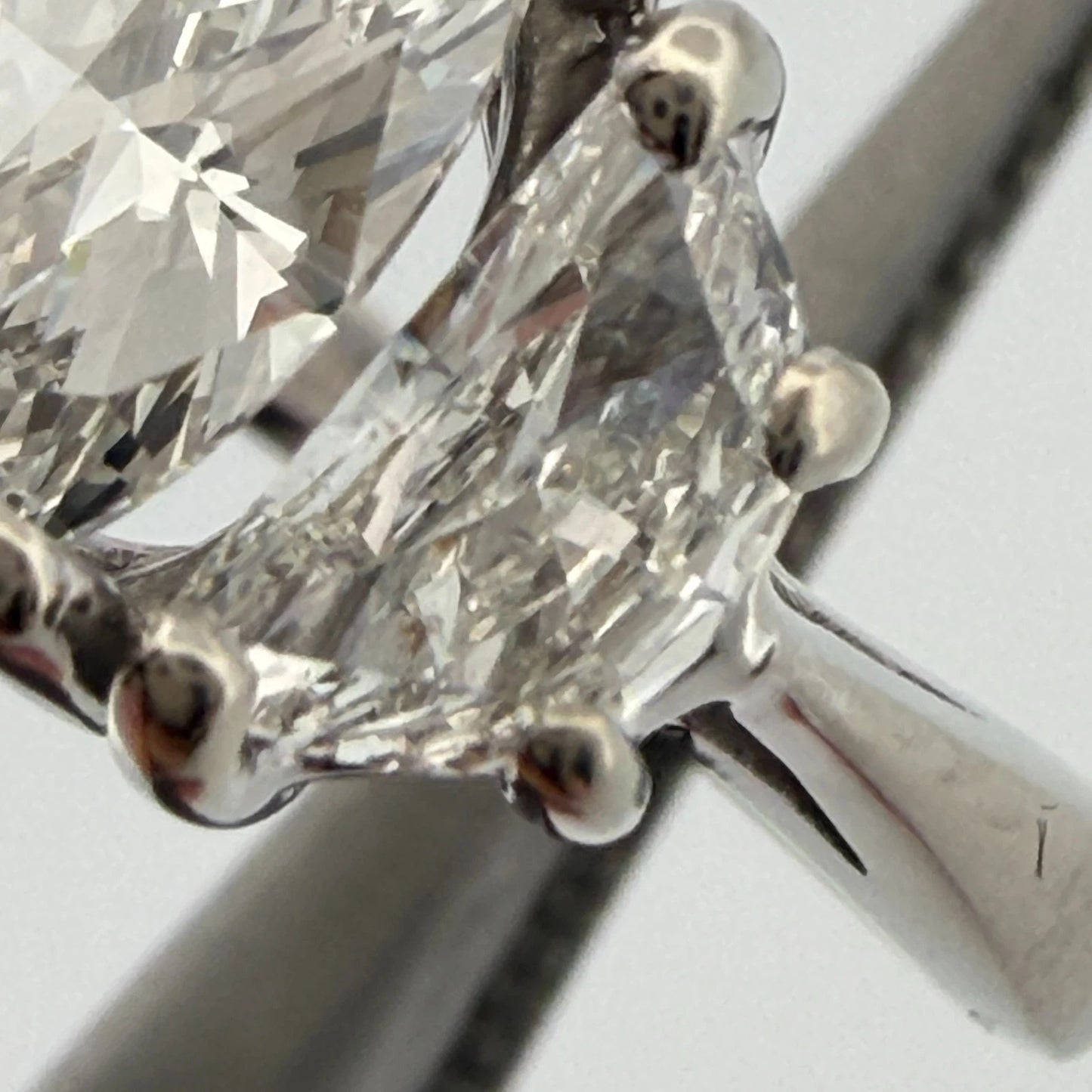 Natural 1.55ct GIA Elongated Oval Diamond Three-Stone Ring 14KW G SI1 Half Moon
