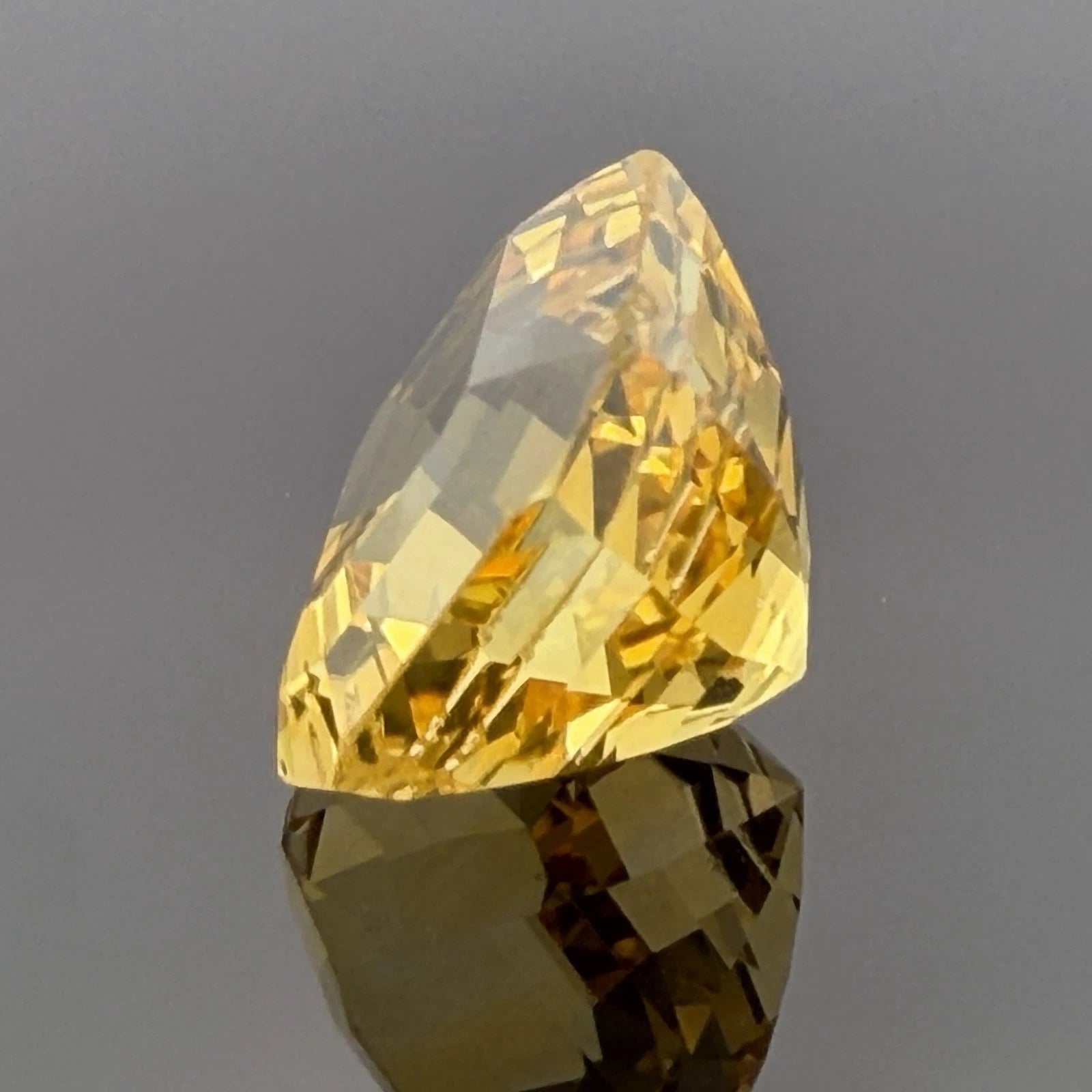 Important Natural Loose Unheated Sri Lanka Yellow Sapphire 16.25ct GIA Octagonal, certificate detail