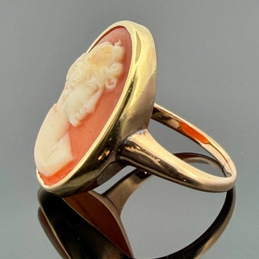 Vintage Shell Cameo Ring 10K Gold Oval Bezel Portrait Size 6.25 Estate