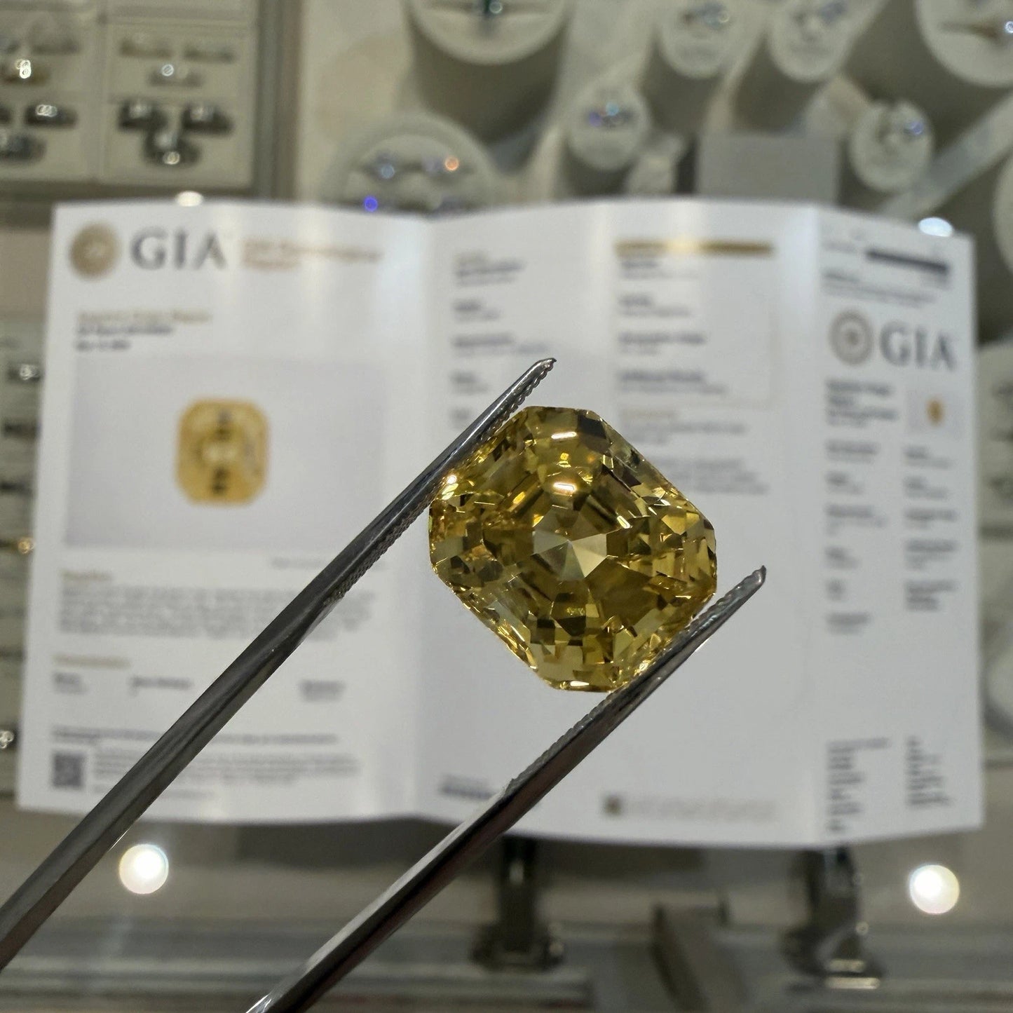 Important Natural Loose Unheated Sri Lanka Yellow Sapphire 16.25ct GIA Octagonal, additional view 19