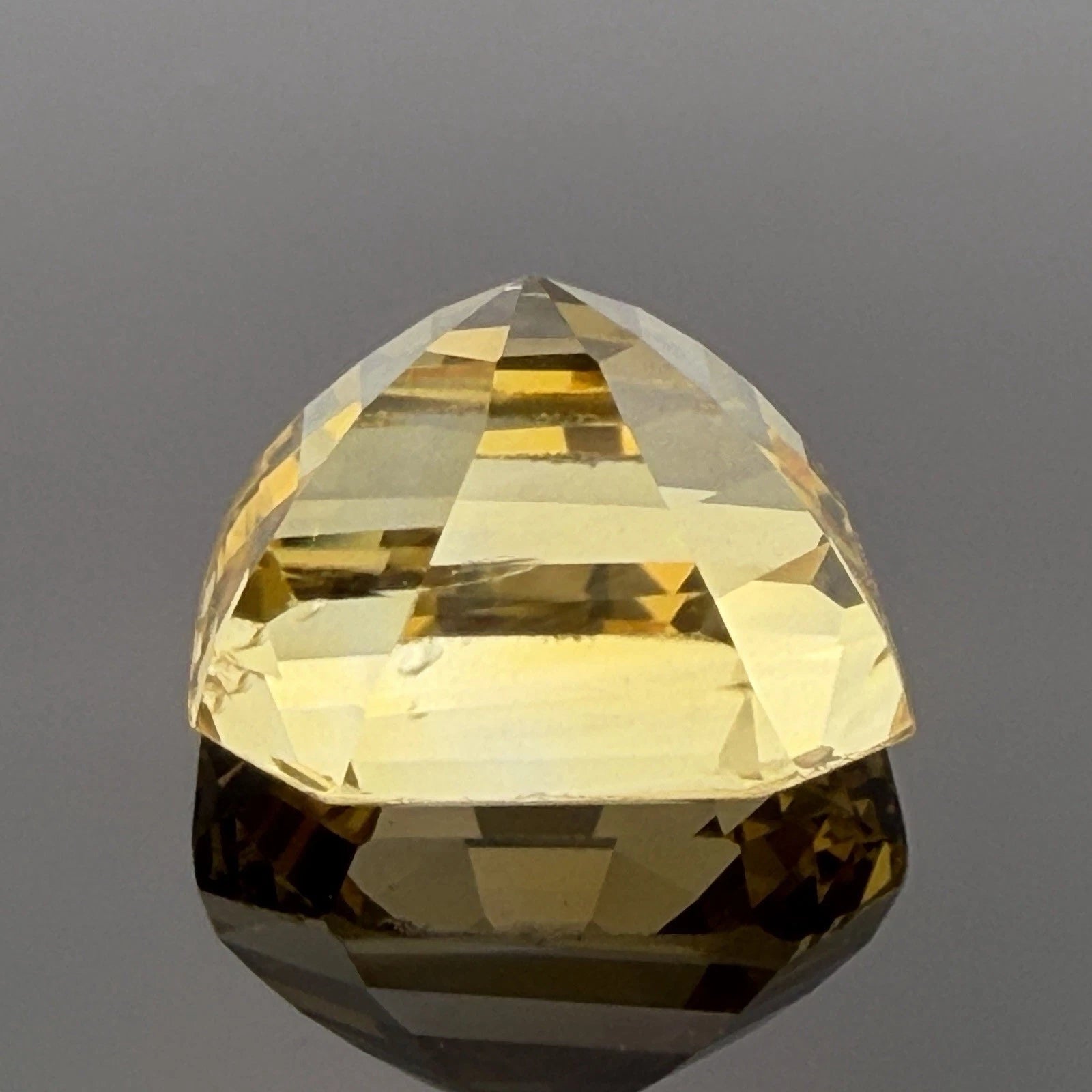 Important Natural Loose Unheated Sri Lanka Yellow Sapphire 16.25ct GIA Octagonal, extra view