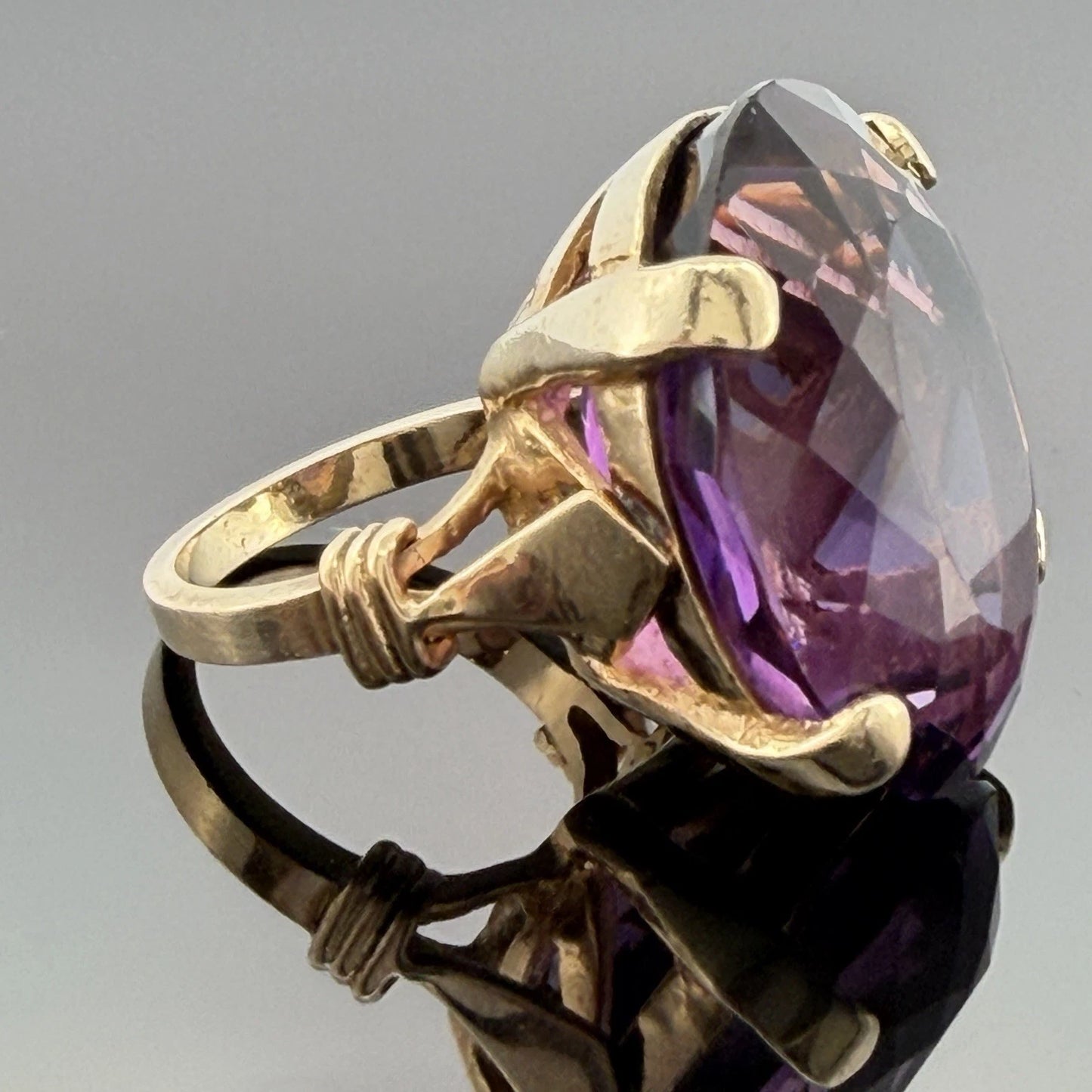 Vintage 14K Yellow Gold Large Oval Amethyst Cocktail Ring ~50ct, 17.7g