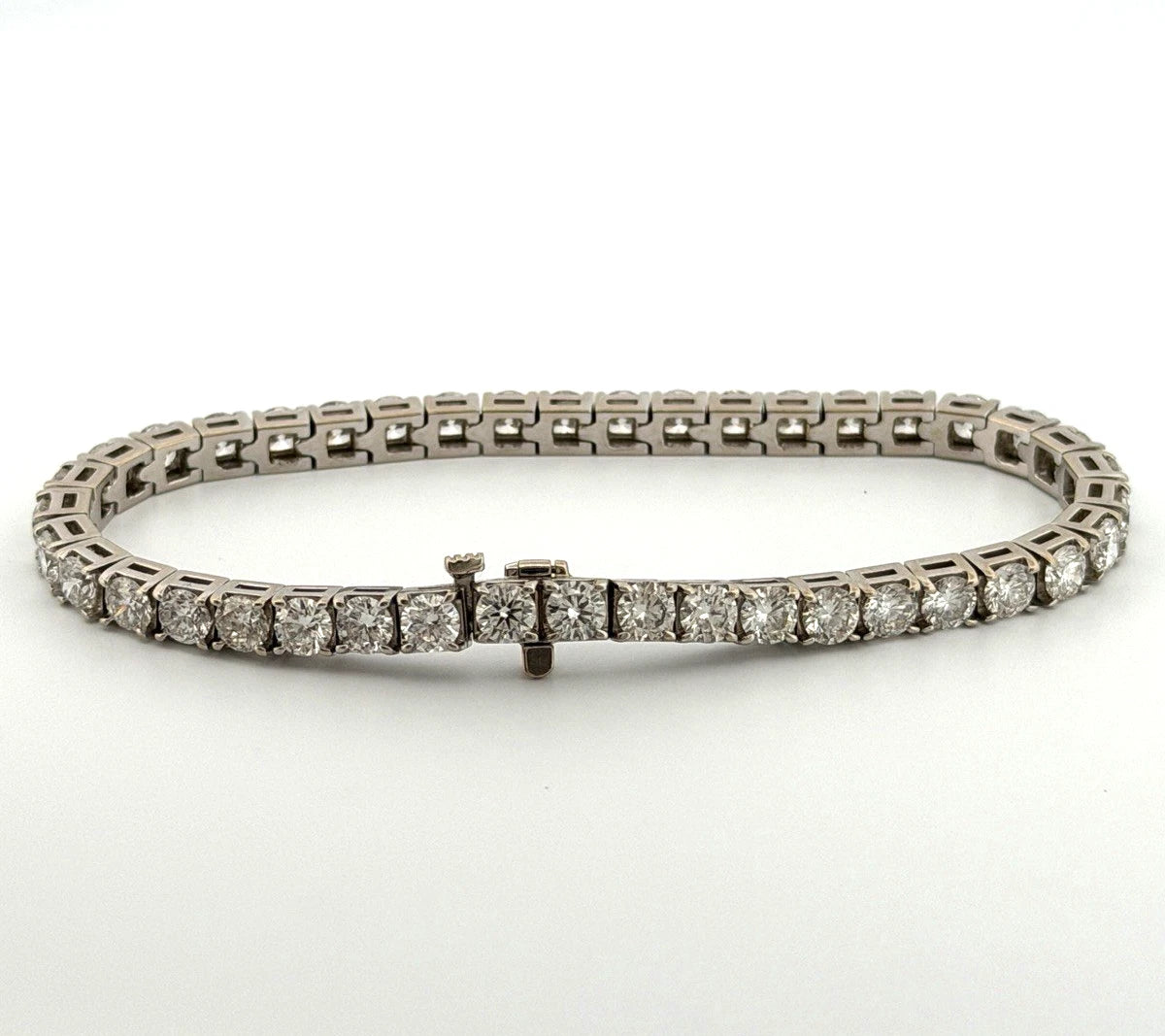 14K White Gold Natural Round Diamond Tennis Bracelet 9.80 ctw 7" G-H VS-SI by Devine & Co — detail view