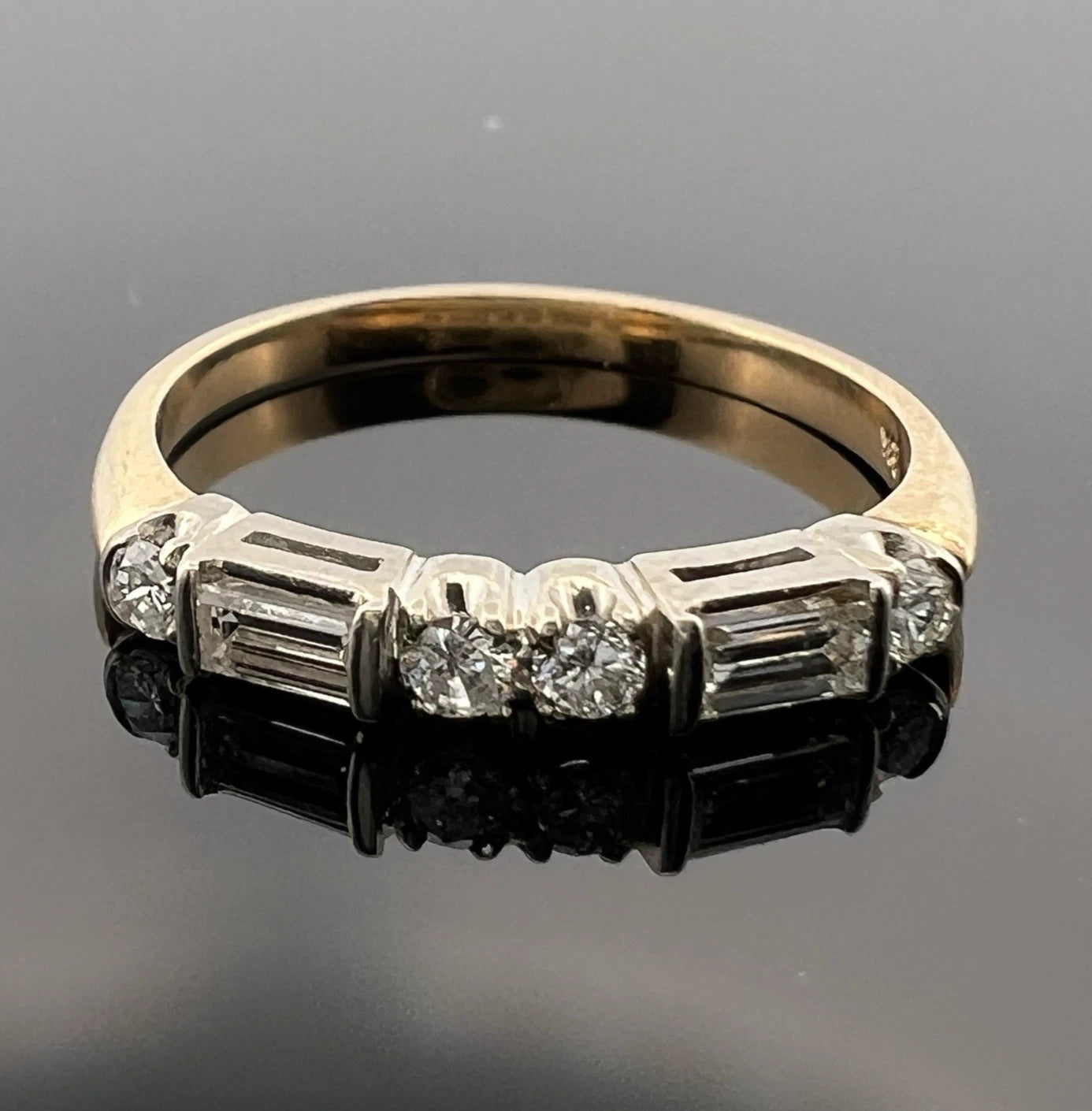 14K Gold Platinum Baguette Diamond Band .25ctw 2g Estate Ring 6.75