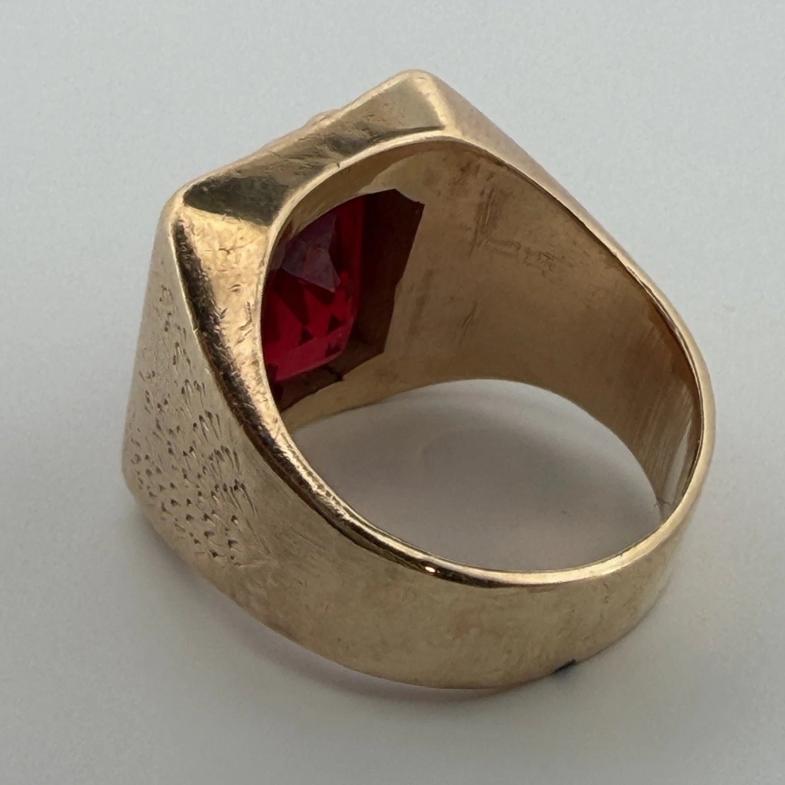 Vintage Men’s 14K Rose Gold Lab Created Rectangle Ruby Signet Ring Heavy 25.95g, detail view