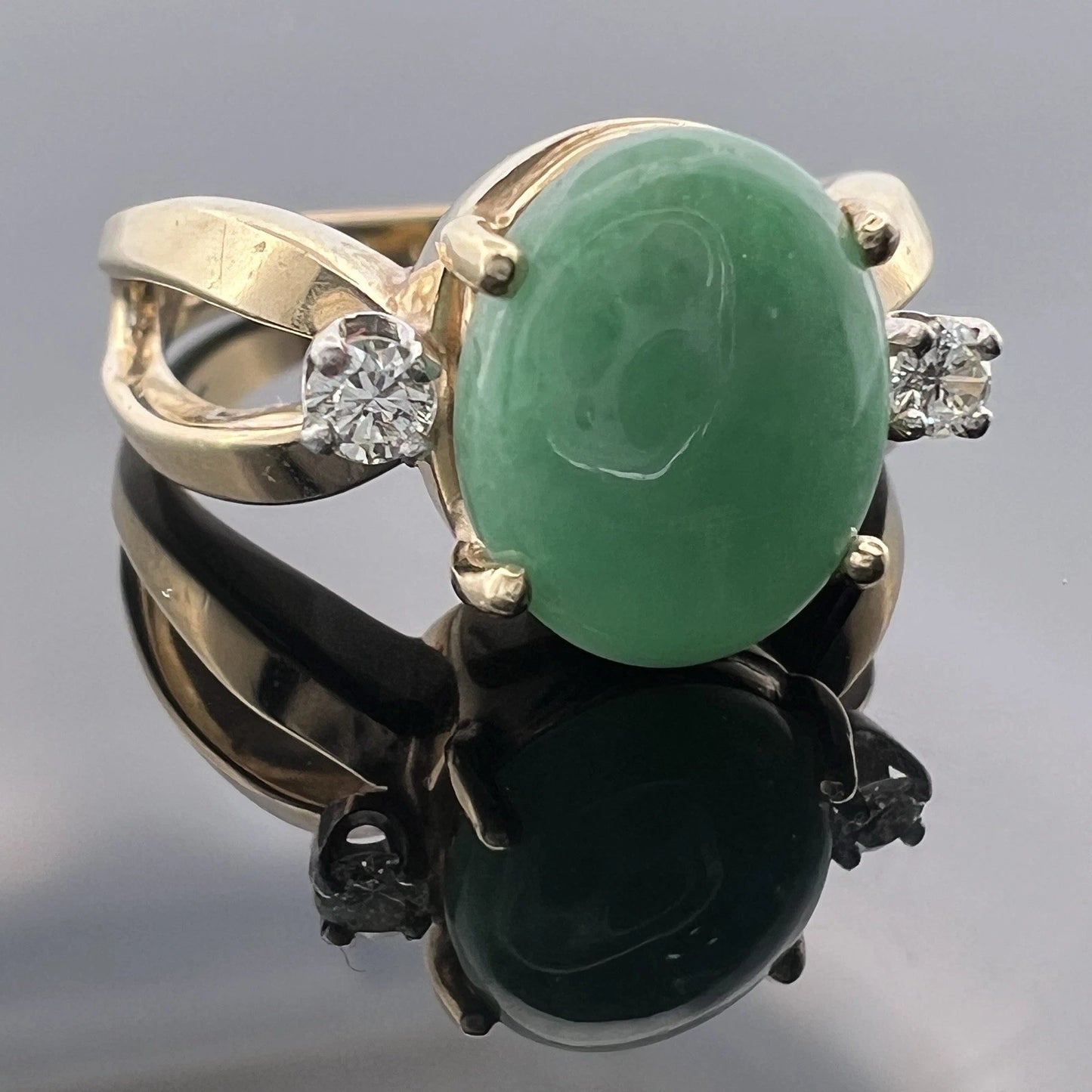 Estate 14K Yellow Gold Jadeite Jade Diamond Ring Oval Cabochon Size 6