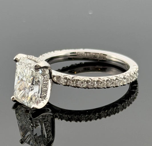 Platinum Solitaire Diamond Engagement Ring Natural Radiant 2.50ct F/VS2 GIA Sz 7 by Devine & Co — front view