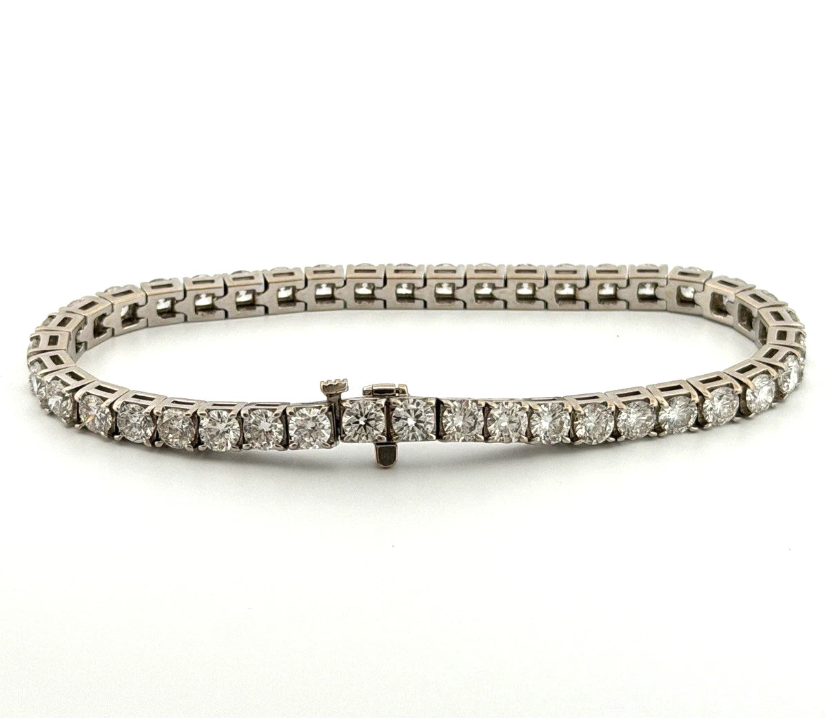 14K White Gold Natural Round Diamond Tennis Bracelet 9.80 ctw 7" G-H VS-SI by Devine & Co — close-up
