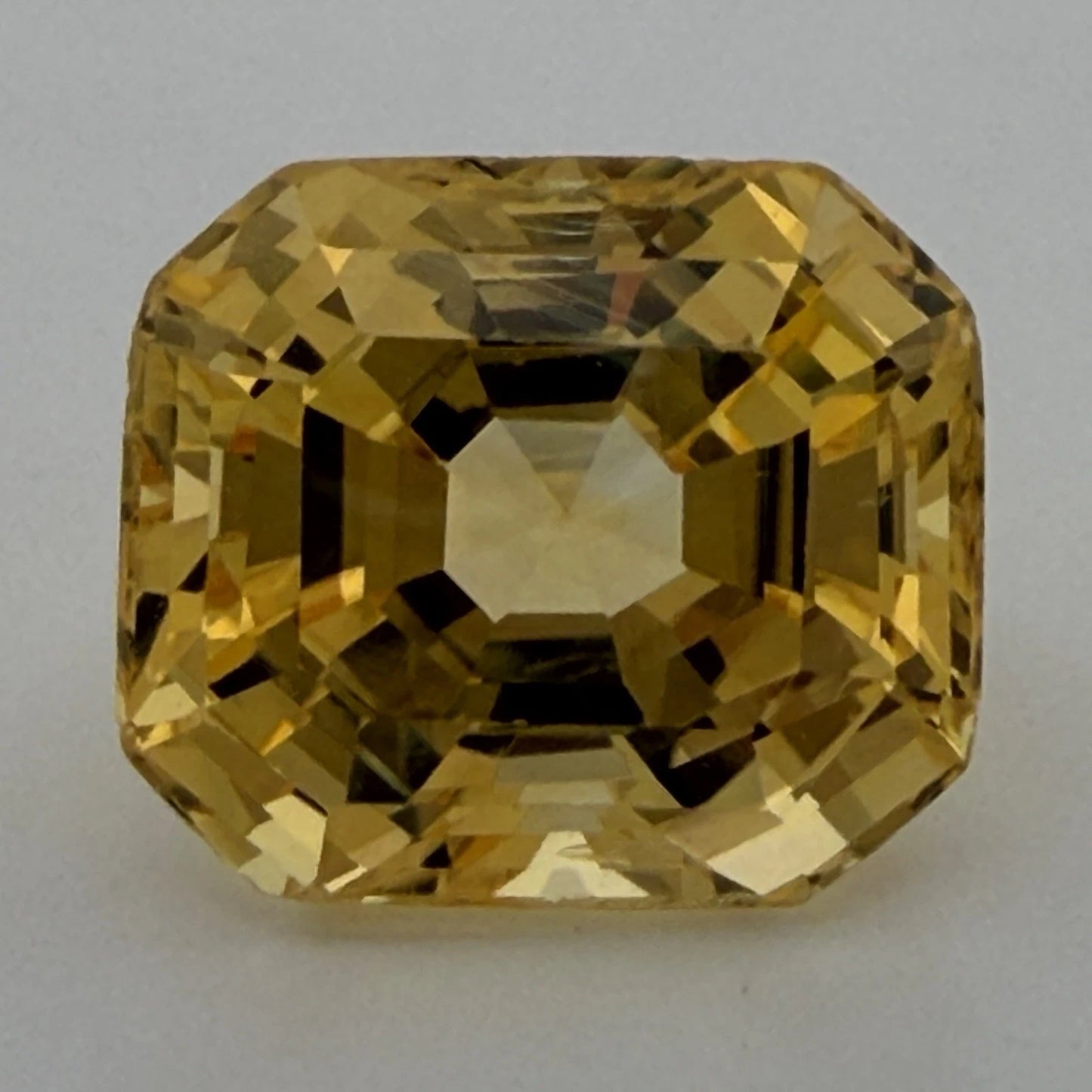 Important Natural Loose Unheated Sri Lanka Yellow Sapphire 16.25ct GIA Octagonal, angled view
