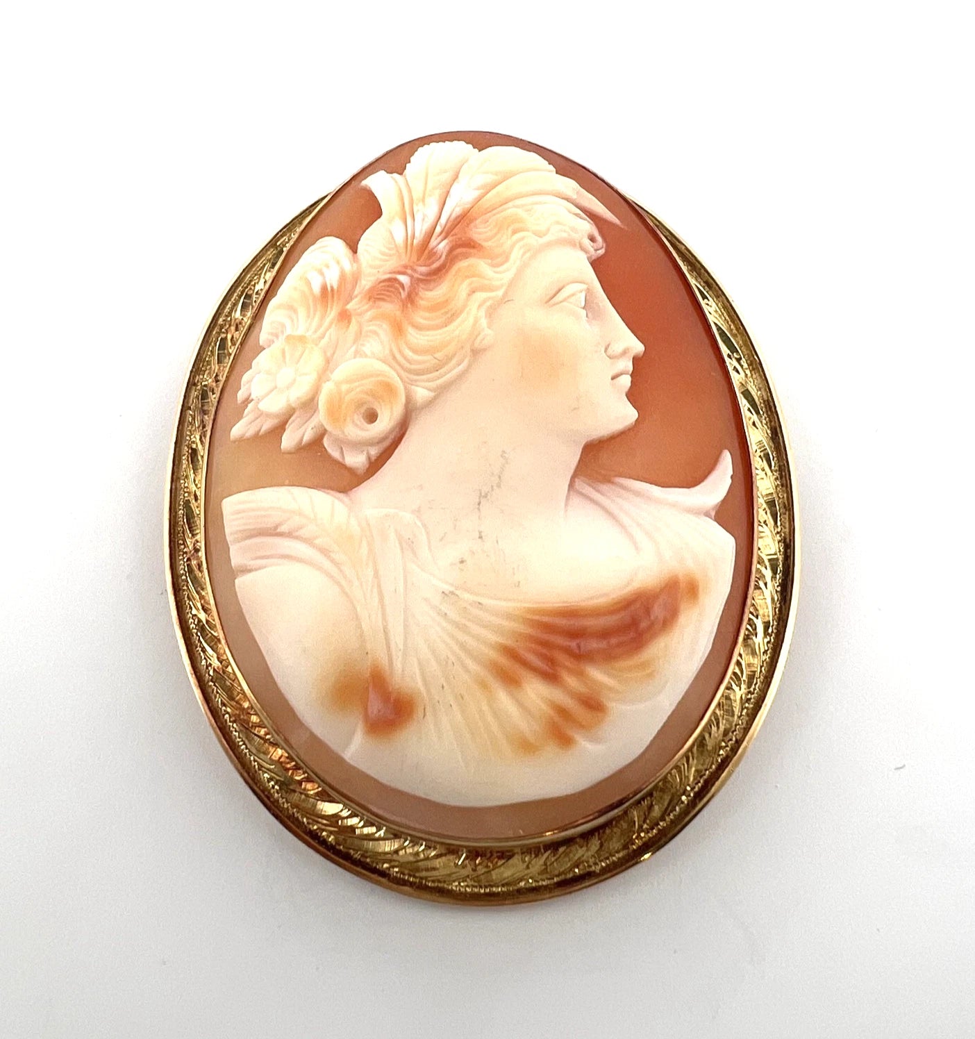Large Hand-Carved Shell Cameo Brooch Pendant 14K Yellow Gold Estate