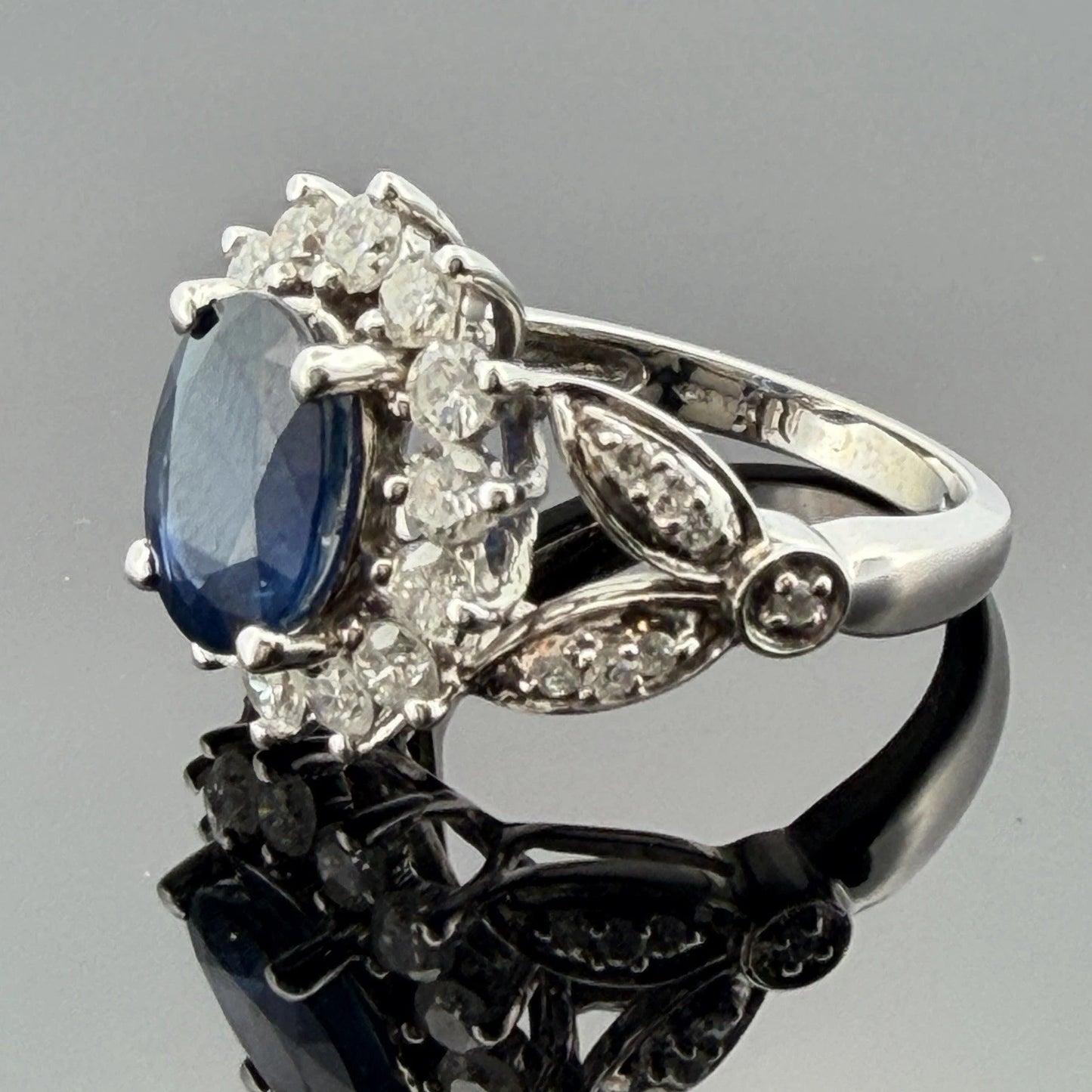 14K White Gold Natural Oval Blue Sapphire Diamond Halo Ring 6.3g Size 6.75