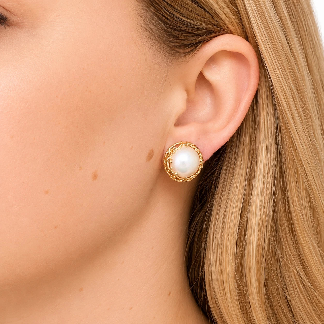 Vintage 14K Gold Mabe Pearl Omega Back Earrings 14mm 8.90g Estate
