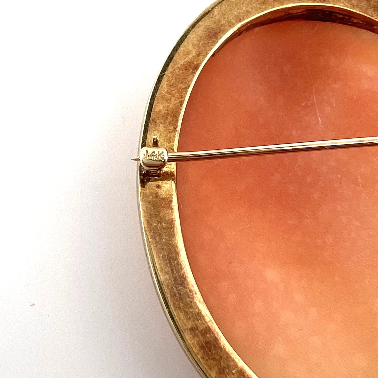 Large Hand-Carved Shell Cameo Brooch Pendant 14K Yellow Gold Estate