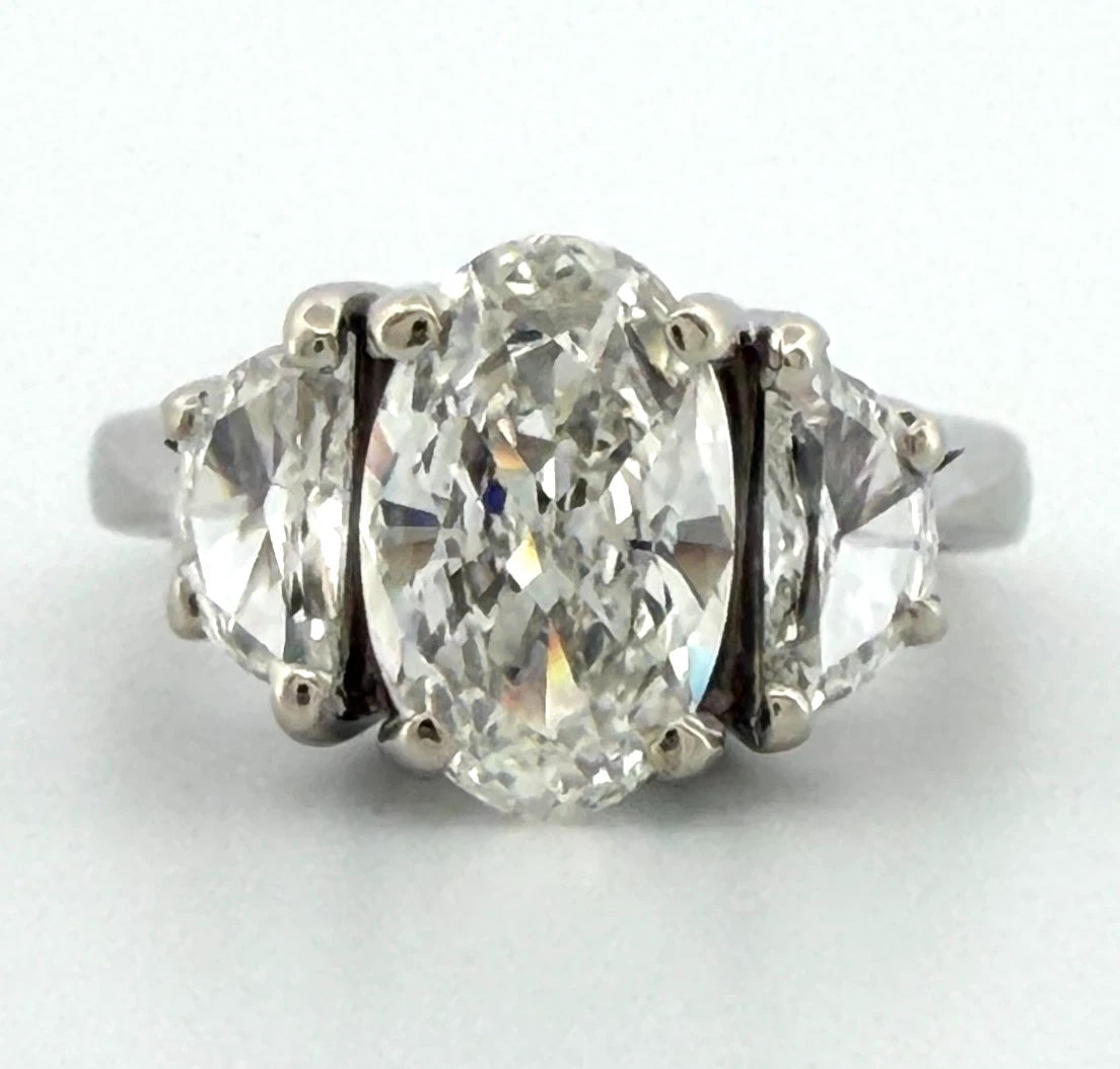 Natural 1.55ct GIA Elongated Oval Diamond Three-Stone Ring 14KW G SI1 Half Moon