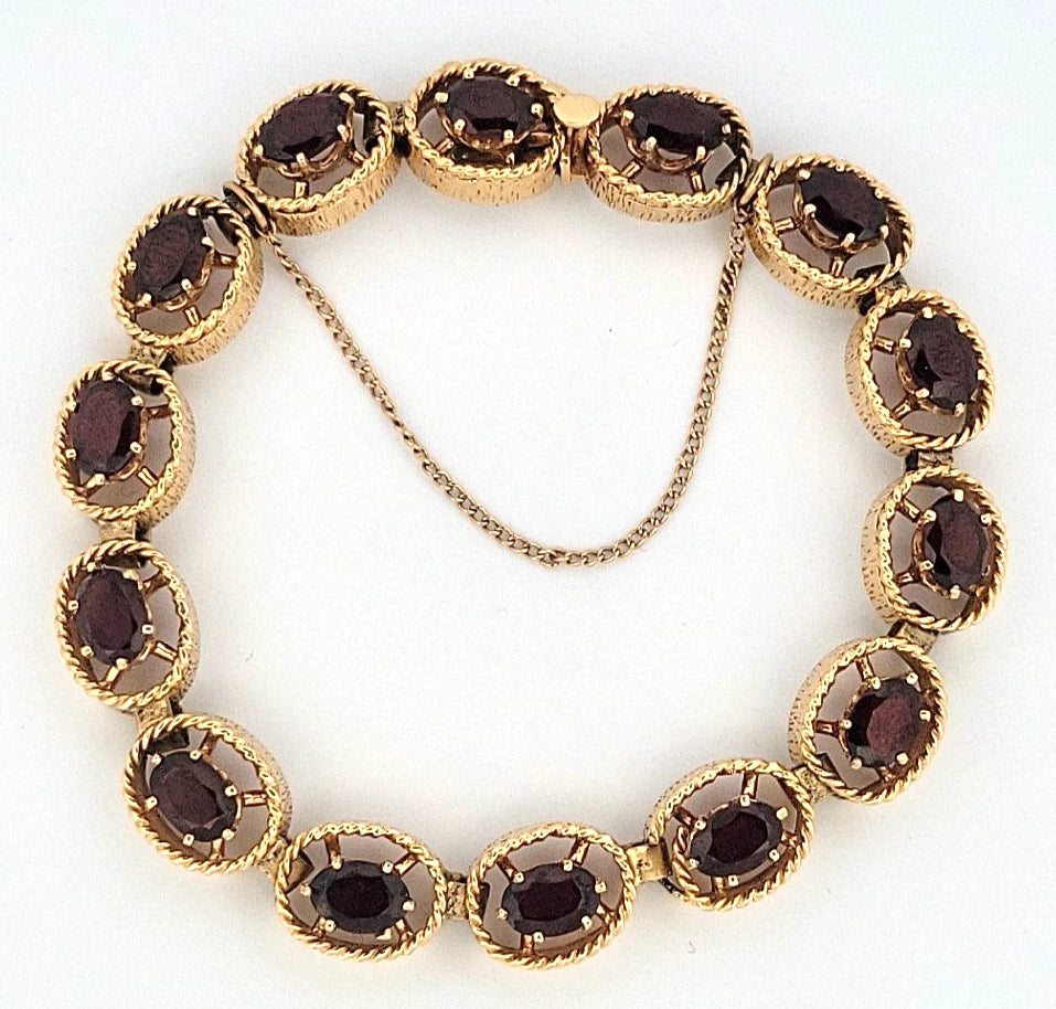 Vintage 14K Yellow Gold Natural Garnet Link Bracelet Bark Finish 12CTW 8 27 Gr by Devine & Co — detail view
