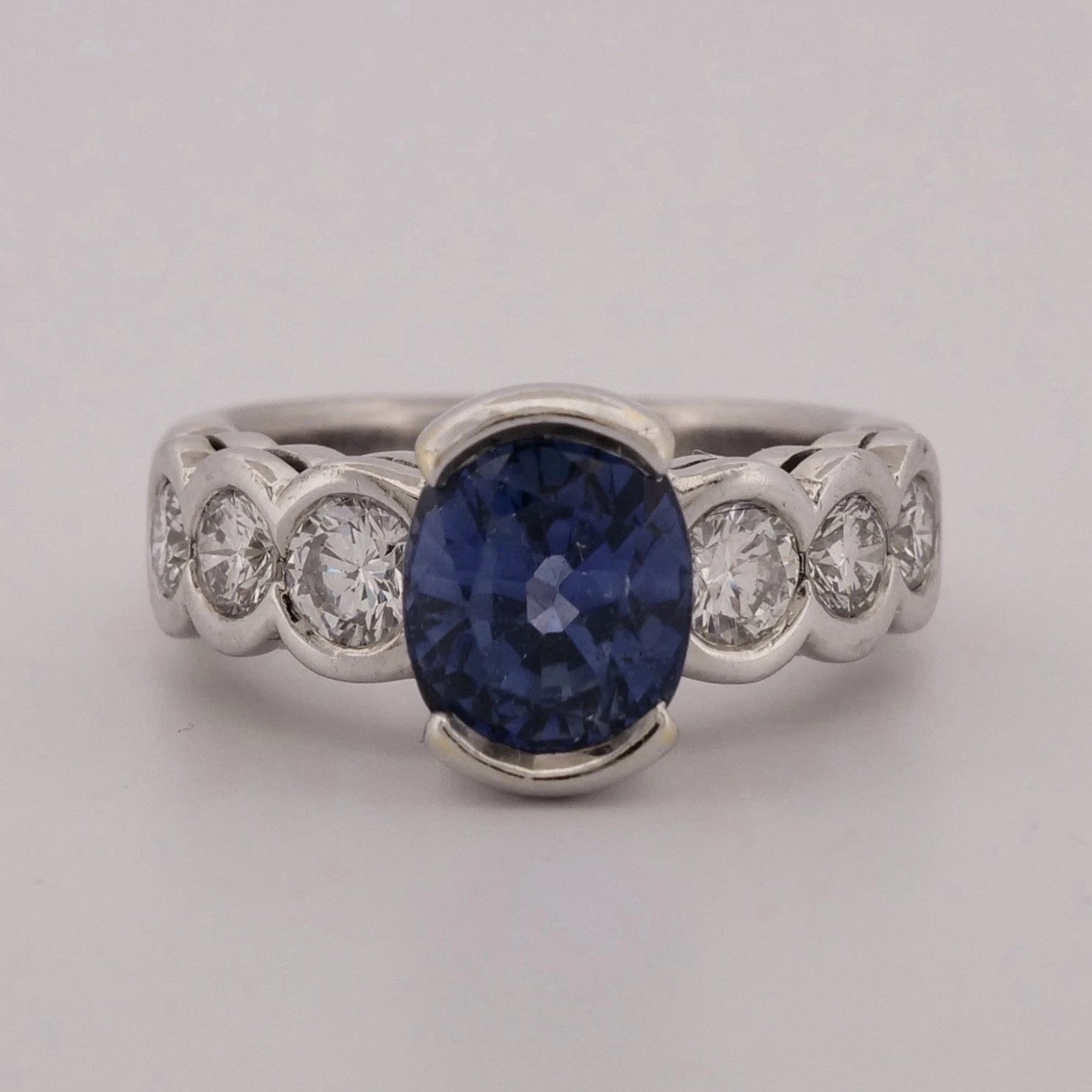 Natural Oval Sapphire Diamond Ring 18K Gold 2.75ctw Sapphire 1.00ctw Dia Sz 5 by Devine & Co — close-up