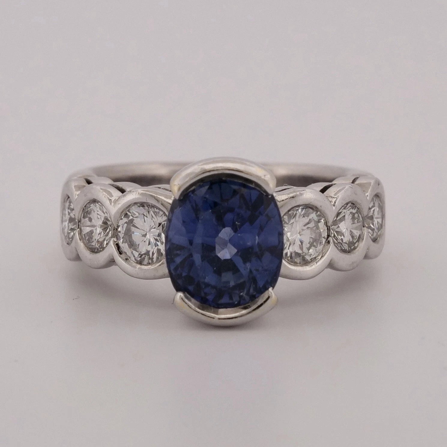 Natural Oval Sapphire Diamond Ring 18K Gold 2.75ctw Sapphire 1.00ctw Dia Sz 5 by Devine & Co — close-up