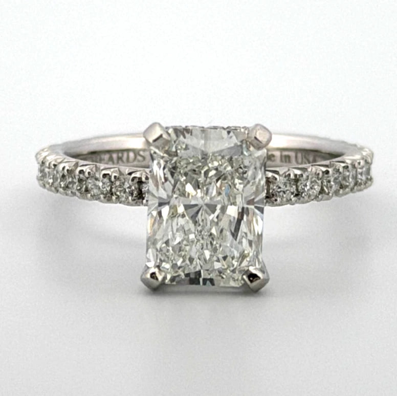 Platinum Solitaire Diamond Engagement Ring Natural Radiant 2.50ct F/VS2 GIA Sz 7 by Devine & Co — detail view
