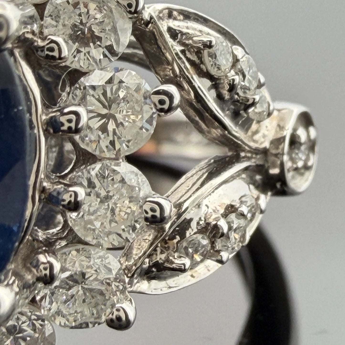 14K White Gold Natural Oval Blue Sapphire Diamond Halo Ring 6.3g Size 6.75