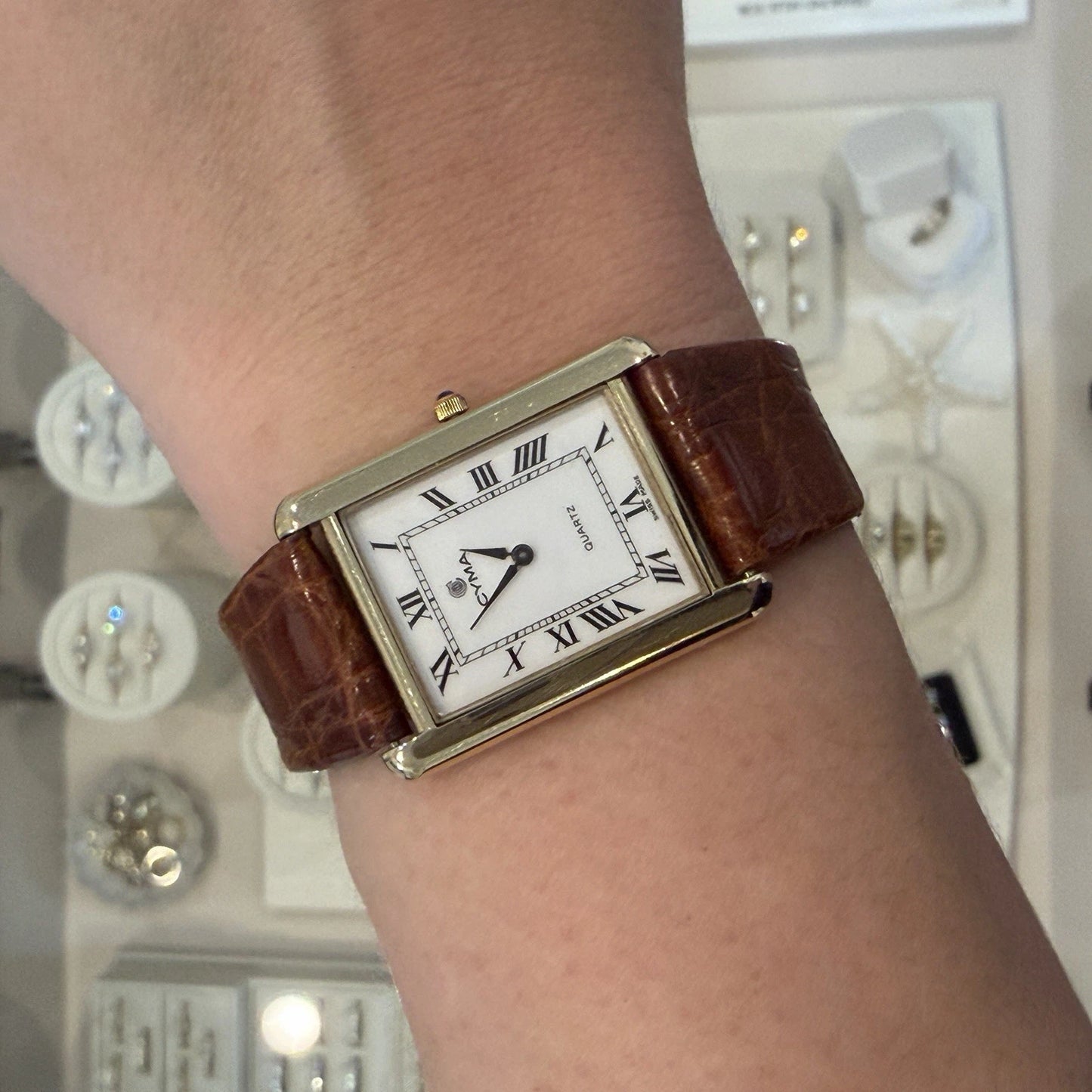 Cyma Swiss Quartz Tank Style Watch 14K Yellow Gold Case Vintage 1990's, caseback detail