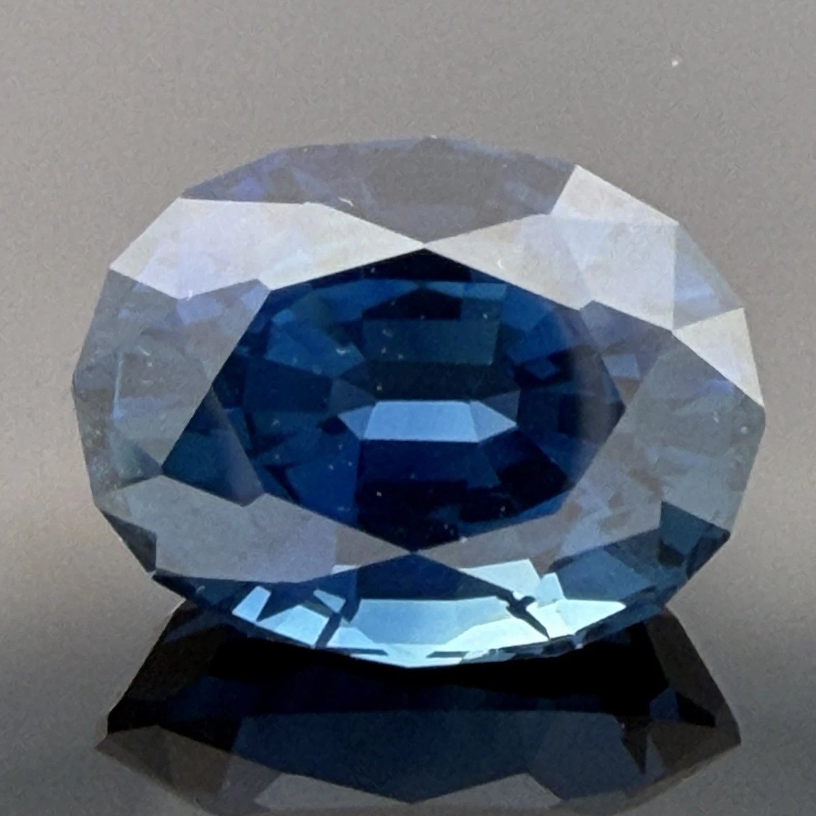 Natural Heated Thailand Loose Blue Sapphire GIA 6.37ct Oval Faceted, alternate detail