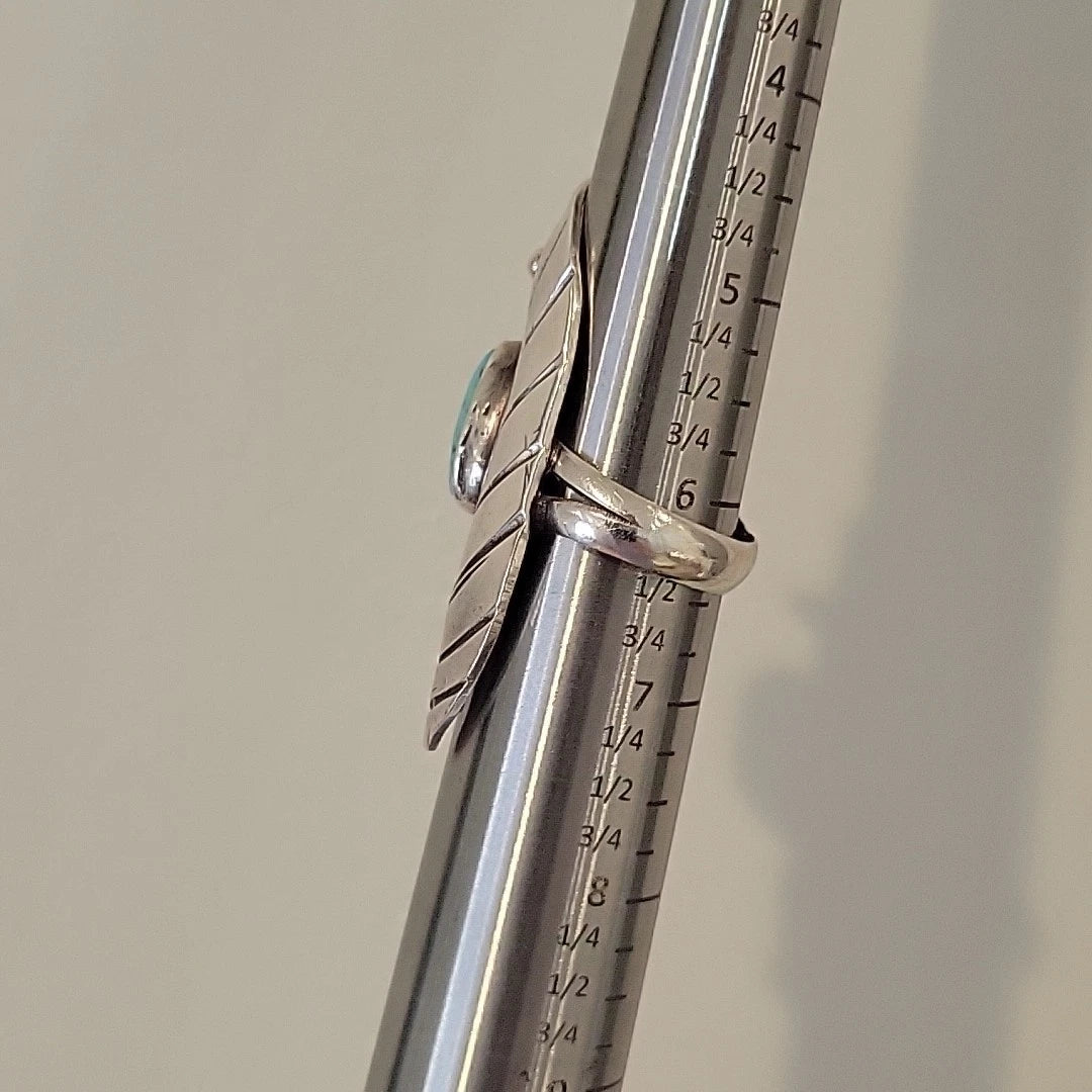 Vintage Sterling Silver Eagle Ring with Turquoise Size 7 by Devine & Co — setting detail