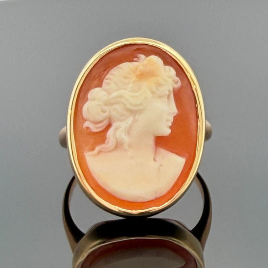 Vintage Shell Cameo Ring 10K Gold Oval Bezel Portrait Size 6.25 Estate