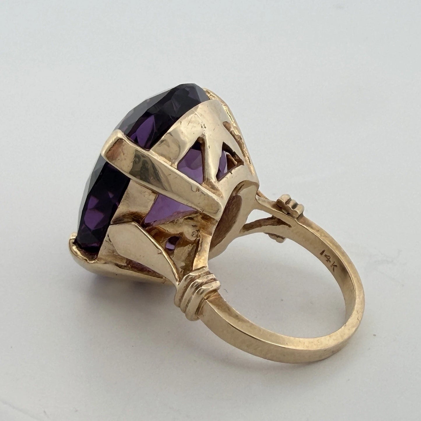Vintage 14K Yellow Gold Large Oval Amethyst Cocktail Ring ~50ct, 17.7g