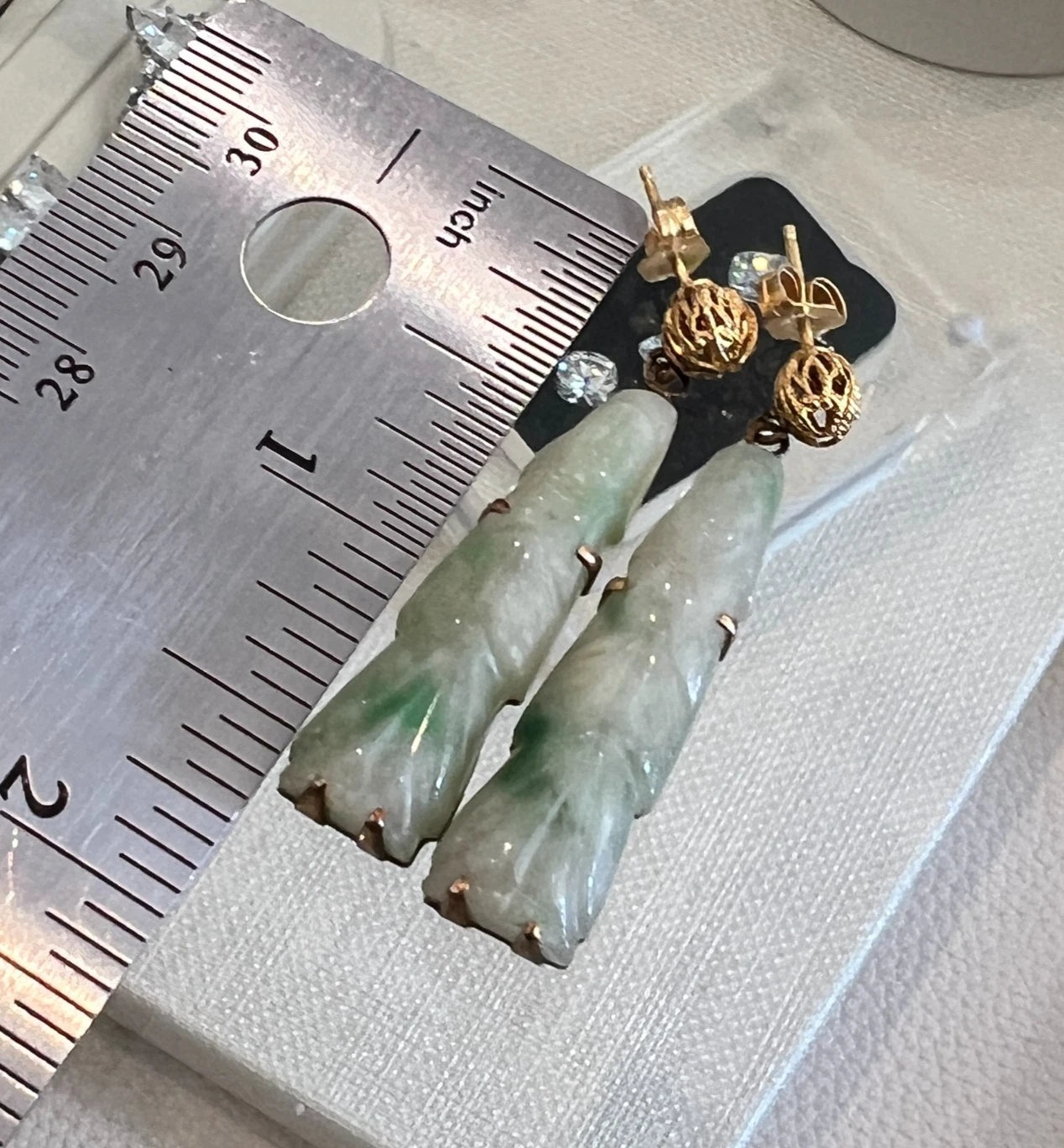 Vintage 14K Gold Carved Jade Drop Earrings Green Jadeite 8.16g Estate
