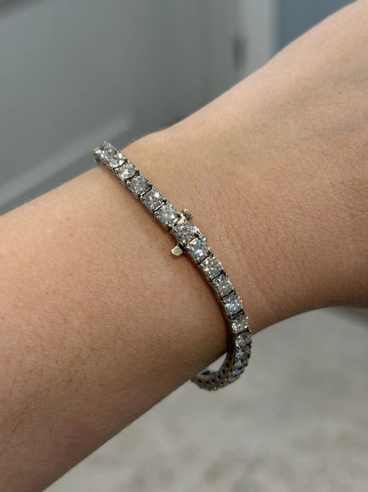 14K White Gold Natural Round Diamond Tennis Bracelet 9.80 ctw 7" G-H VS-SI by Devine & Co — front view