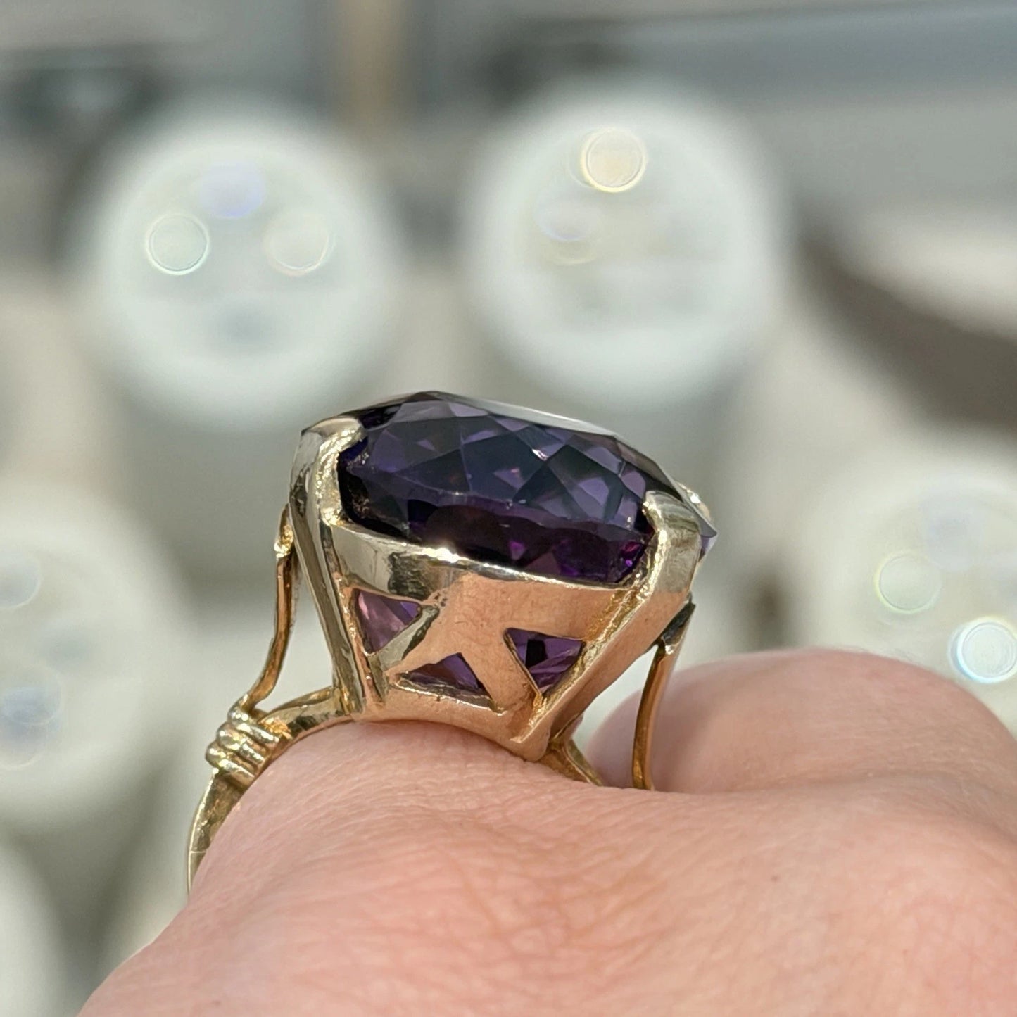 Vintage 14K Yellow Gold Large Oval Amethyst Cocktail Ring ~50ct, 17.7g