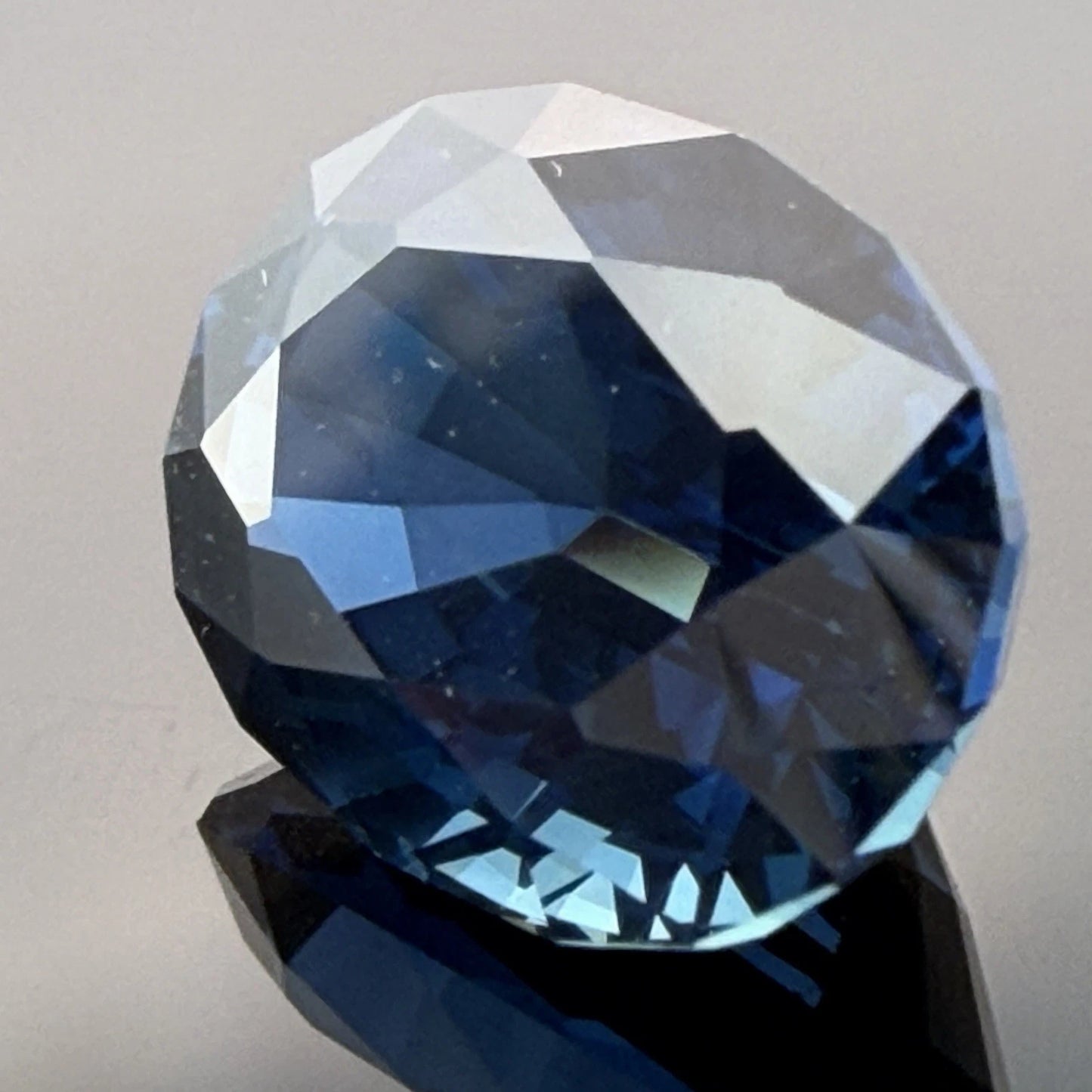 Natural Heated Thailand Loose Blue Sapphire GIA 6.37ct Oval Faceted, scale detail