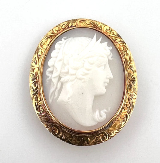 Vintage Hand-Carved Shell Cameo Brooch Pendant 14K Yellow Gold Estate